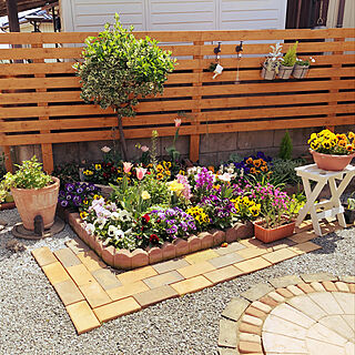2×4材/ウッドフェンス/花壇/お庭/DIY...などのインテリア実例 - 2021-04-12 11:14:25