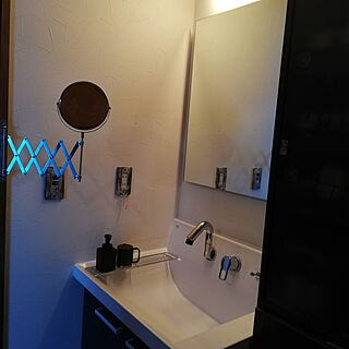 バス/トイレ/DIY/LIXIL洗面台/珪藻土風壁紙/IKEA鏡のインテリア実例 - 2020-01-12 10:56:37
