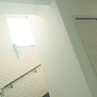 壁/天井/日の光/リビング内階段/リビング階段/南向きの窓のインテリア実例 - 2022-05-04 20:33:54