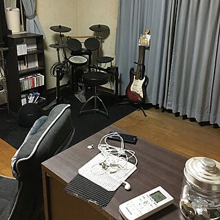 部屋全体/ドラムセット/ギターはオブジェ状態のインテリア実例 - 2016-10-12 21:50:36