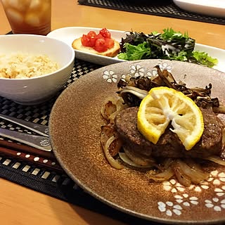 机/毎度お馴染みの、我が家の夕食♡/ダイソー/おうちごはん/今日も完食のインテリア実例 - 2014-11-15 20:00:28