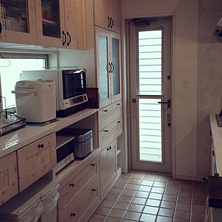 キッチン/テラコッタタイル/食器棚 カップボード/オーダーメイドのインテリア実例 - 2013-11-07 14:17:04