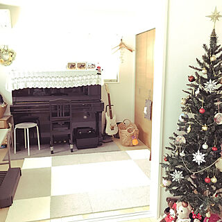 タイルカーペット/クリスマスツリー180cm/ピアノ部屋/部屋全体のインテリア実例 - 2019-12-13 13:58:45