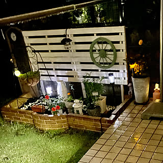 雨に濡れて光ってる/お庭のライトアップ癒されます/マンション庭付き/部屋全体のインテリア実例 - 2021-05-31 22:12:40