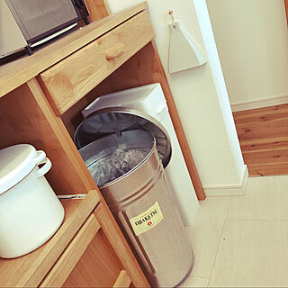 モモナチュラル キッチンのゴミ箱のおすすめ商品とおしゃれな実例