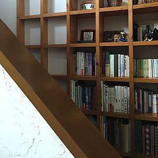 本棚/手塗りしました/しっくい壁DIY/棚/階段横は全面棚のインテリア実例 - 2017-09-01 15:31:46