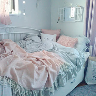 ベッド周り 女の子部屋のおしゃれなインテリア・部屋・家具の実例