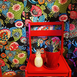 壁/天井/カラフル/ハデな壁紙。/赤い椅子。/パイナップルのインテリア実例 - 2022-02-13 21:10:57