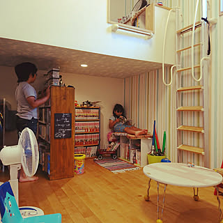 部屋全体/子供部屋&キッズスペース/ロフトのある部屋/吹き抜けのある家/子供と暮らす...などのインテリア実例 - 2018-06-02 09:08:20