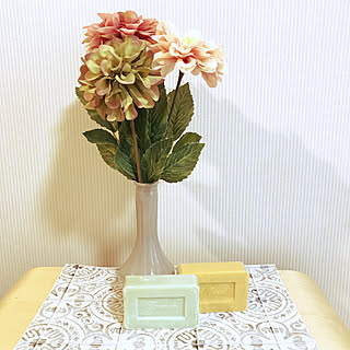 セリア ダリアのおしゃれなアレンジ 飾り方のインテリア実例 Roomclip ルームクリップ