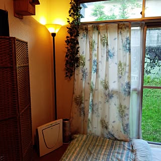 ベッド周り 昭和レトロのおしゃれなインテリア・部屋・家具の実例 