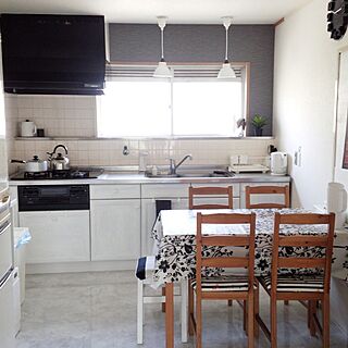 キッチン/モノトーンに憧れて/シンプルにしたい/IKEAのテーブルセット/リフォーム完成のインテリア実例 - 2014-04-09 22:19:15