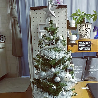 リビング/クリスマスツリー/シンプルにすっきりと暮らす/スッキリ暮らしたい/モノトーン...などのインテリア実例 - 2018-11-16 16:49:34