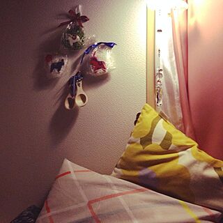 ベッド周り/サンキャッチャー/北欧っぽい柄/IKEA ファブリック/ダーラナヘストのインテリア実例 - 2014-09-14 01:04:05