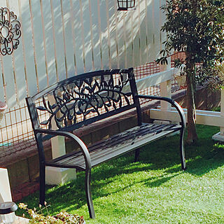 人工芝敷いてます/木製フェンスDIY/庭のベンチ塗り替え/机のインテリア実例 - 2020-11-23 17:46:20