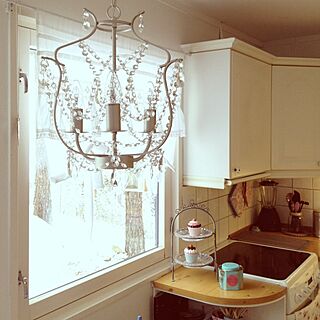 キッチン/kitchen shelf/Garden view /chandelier lights /Lift curtains のインテリア実例 - 2013-02-05 20:36:16