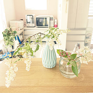 お花を飾ろう/お花のある暮らし/キッチンカウンターの上/ブルーベリーの枝/花瓶は100均...などのインテリア実例 - 2020-05-23 11:00:50