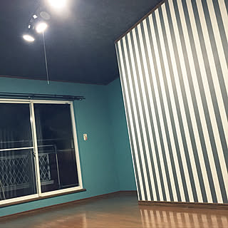 壁 天井 エメラルドグリーンの壁紙のインテリア実例 Roomclip ルームクリップ