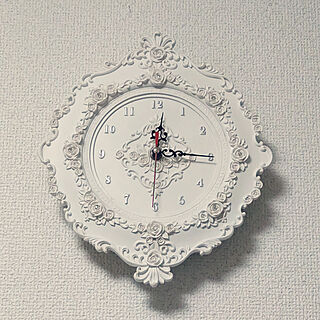壁/天井/壁掛け時計/薔薇のデコラティブな時計/綺麗なホワイト/振り子煩くて外してます...などのインテリア実例 - 2022-10-10 00:26:05