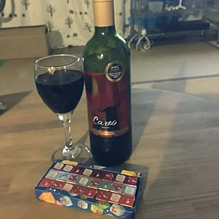 机/安いワイン/ワインは冷えない/赤ワイン/濃いチーズが好き...などのインテリア実例 - 2018-02-02 23:08:56
