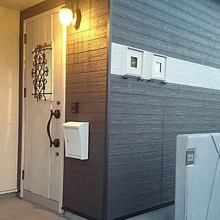 玄関/入り口/LIXIL/白黒の外壁のインテリア実例 - 2016-01-10 06:50:05