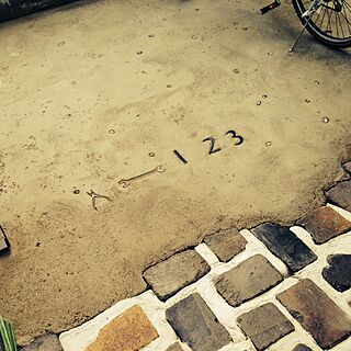 玄関/入り口/自転車置き場/アンティークレンガ/男前/ナンバーのインテリア実例 - 2015-03-05 09:44:38