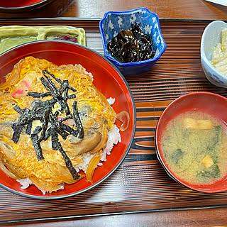 私も食べた事があり、なるとが入ってます/鶏肉がだめな夫は卵丼/蕎麦屋の卵丼/蒸し暑い…(*_*)/常連客...などのインテリア実例 - 2022-06-19 14:28:51