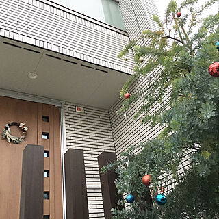 玄関/入り口/クリスマス/クリスマスリース/子供と暮らす。/暮らしの一コマ...などのインテリア実例 - 2018-11-05 17:22:18