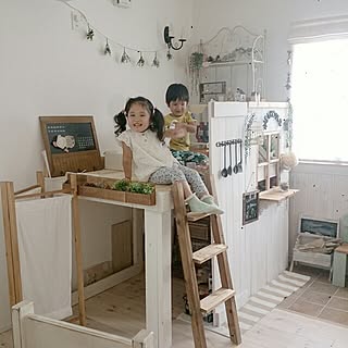 部屋全体/キッズロフト/DIY/双子4歳☆/フェイクグリーンガーラントのインテリア実例 - 2015-06-03 15:38:11