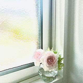 バラを生ける/2階小窓/シンプルモダン/運気を上げよう/お花を楽しむ...などのインテリア実例 - 2020-05-02 14:58:08