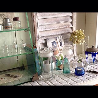 リビング/ガラス瓶/古いもの/ガラスケース/DIY棚...などのインテリア実例 - 2013-09-01 10:11:05