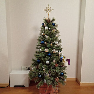 リビング/クリスマスツリー120cm/studio clip クリスマスツリー/IKEA オーナメント/DAISO 7人の小人...などのインテリア実例 - 2021-11-23 16:30:17