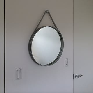 HAY ストラップミラーのおすすめ商品とおしゃれな実例 | RoomClip