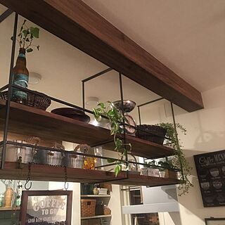 カフェ風 アイアン吊り棚のおしゃれなインテリア・部屋・家具の実例