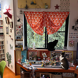 IKEA猫柄カーテン/外に何かいる❓/窓辺の猫/ねこのいる風景/黒猫ミースケ...などのインテリア実例 - 2022-05-03 03:14:57