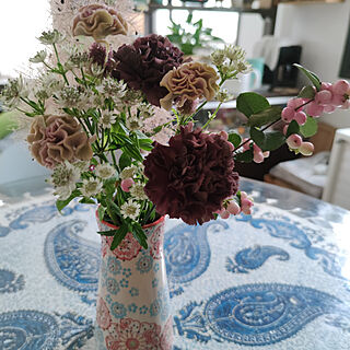 植物のある暮らし/生花のある暮らし/生花/花が好き/お花屋さんで買った花瓶...などのインテリア実例 - 2021-09-02 09:43:18