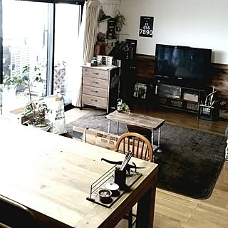 部屋全体/男前も可愛いも好き/プレ企画結果出ました！/DIYテーブルとベンチ/壁紙屋本舗さん♡...などのインテリア実例 - 2016-04-27 16:41:55