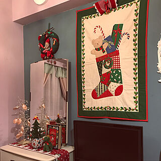 部屋全体/ブロンズグリーンの壁/クリスマスタペストリーhandmade/クリスマス/壁のセルフペイント...などのインテリア実例 - 2018-12-05 20:23:44