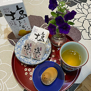 3時のおやつ♡ᵕ̈/和菓子を買いに行ったのに、、、/吉野堂/キッチン/お〜いお茶と一緒に❣️のインテリア実例 - 2021-06-30 15:10:07