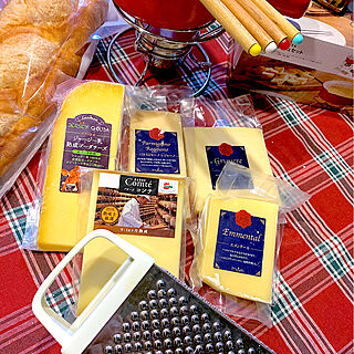 フランスパン♡/グリエールチーズ/エメンタールチーズ/クリスマスイブイブ✩.*˚/チーズ削ります...などのインテリア実例 - 2022-12-23 21:32:54