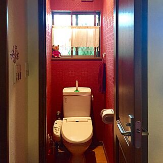 バス/トイレ/赤い壁紙/トイレ/手付かずの場所/Blogやってます♪のインテリア実例 - 2016-10-23 13:01:39