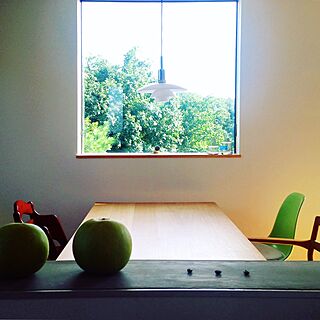 机/窓からの景色/窓から見える緑/森が見える/イームズシェルチェア...などのインテリア実例 - 2016-09-12 21:35:47