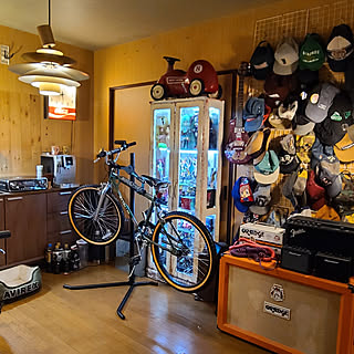 部屋全体/間接照明/趣味部屋のある暮らし/ごちゃごちゃ好き/schwinn...などのインテリア実例 - 2022-04-03 20:40:19