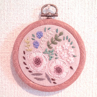 壁/天井/刺繍フレーム/ハンドメイド/雑貨/minneで購入♡...などのインテリア実例 - 2021-04-14 16:36:37