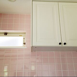キッチン/ピンクのタイル/決してトイレのタイルじゃありません/吊り戸棚高すぎて届かないのインテリア実例 - 2014-08-29 18:22:59