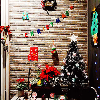 玄関/入り口/クリスマス/LEDライト/クリスマスツリー/DAISOガーランドのインテリア実例 - 2021-12-11 05:49:33