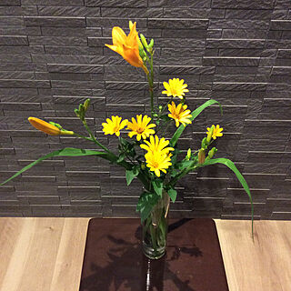 エコカラット/黄色の花/花のある暮らし/見ていただいてありがとうございます♡/庭の花を飾る...などのインテリア実例 - 2020-06-26 22:30:25