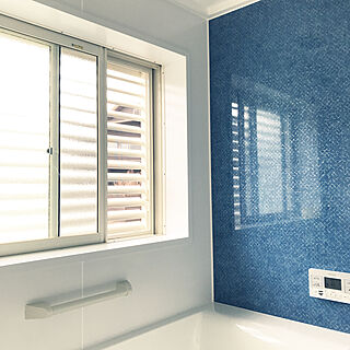 お風呂の窓/お風呂の壁/お風呂掃除/ブルーの壁/こどもと暮らす。...などのインテリア実例 - 2020-02-29 14:20:29