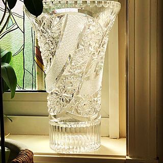 ガラス製/横のマダガスカルジャスミンが花付きます/とても古い物です/切子の花瓶/クリスタルガラス...などのインテリア実例 - 2021-08-21 11:21:07