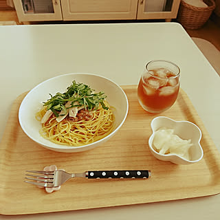 リビング/お昼ご飯/パスタ/ニトリすべりにくい木製トレー/セリア食器...などのインテリア実例 - 2020-07-04 12:57:36